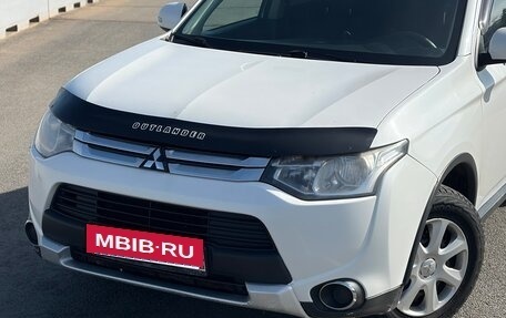 Mitsubishi Outlander III рестайлинг 3, 2014 год, 945 000 рублей, 8 фотография
