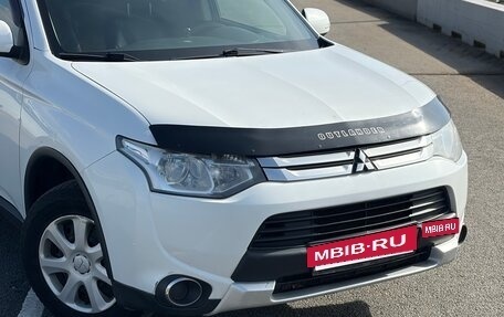 Mitsubishi Outlander III рестайлинг 3, 2014 год, 945 000 рублей, 5 фотография