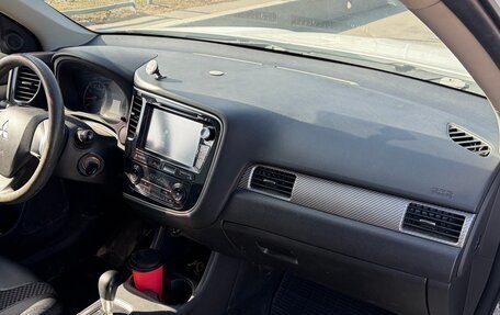 Mitsubishi Outlander III рестайлинг 3, 2014 год, 945 000 рублей, 20 фотография