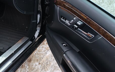 Mercedes-Benz S-Класс, 2011 год, 2 000 000 рублей, 17 фотография