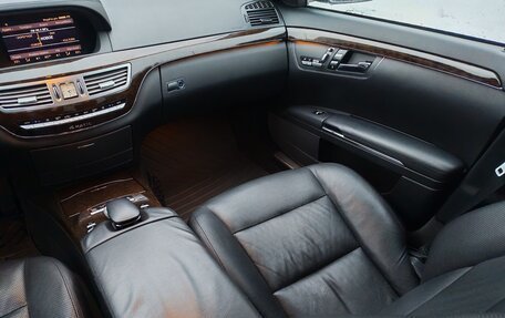 Mercedes-Benz S-Класс, 2011 год, 2 000 000 рублей, 21 фотография