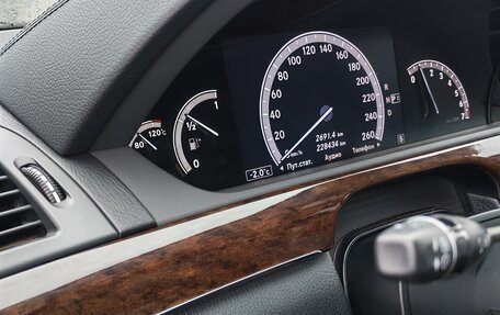 Mercedes-Benz S-Класс, 2011 год, 2 000 000 рублей, 26 фотография