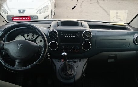 Peugeot Partner II рестайлинг 2, 2011 год, 680 000 рублей, 6 фотография