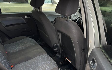 Ford Fusion I, 2005 год, 300 000 рублей, 11 фотография