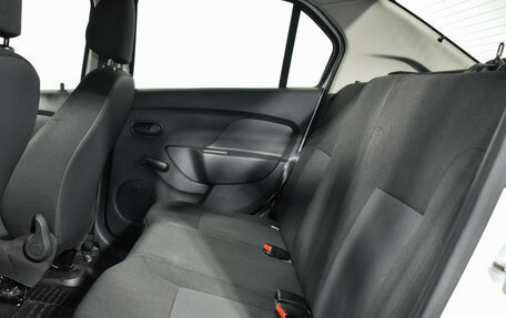 Renault Logan II, 2018 год, 799 000 рублей, 11 фотография