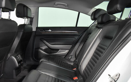 Volkswagen Passat B8 рестайлинг, 2019 год, 2 100 000 рублей, 12 фотография