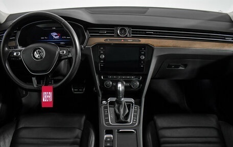 Volkswagen Passat B8 рестайлинг, 2019 год, 2 100 000 рублей, 13 фотография