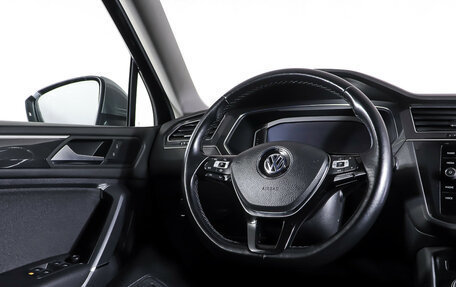 Volkswagen Tiguan II, 2019 год, 3 000 000 рублей, 16 фотография