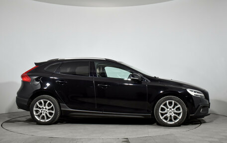 Volvo V40 Cross Country I, 2017 год, 1 990 000 рублей, 4 фотография