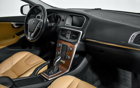 Volvo V40 Cross Country I, 2017 год, 1 990 000 рублей, 13 фотография