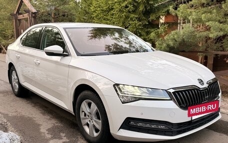 Skoda Superb III рестайлинг, 2021 год, 2 750 000 рублей, 2 фотография