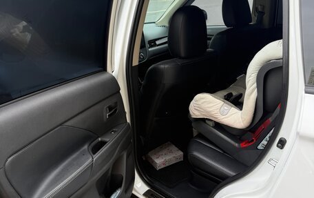 Mitsubishi Outlander III рестайлинг 3, 2015 год, 1 800 000 рублей, 9 фотография