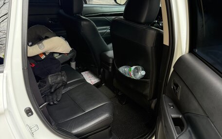 Mitsubishi Outlander III рестайлинг 3, 2015 год, 1 800 000 рублей, 11 фотография