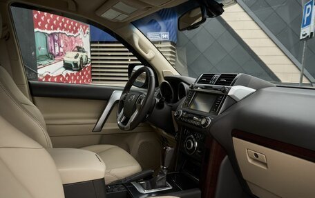 Toyota Land Cruiser Prado 150 рестайлинг 2, 2016 год, 4 198 000 рублей, 6 фотография