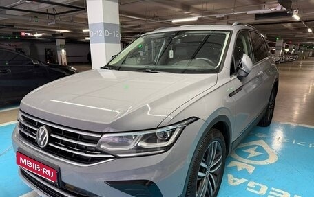 Volkswagen Tiguan II, 2021 год, 2 900 888 рублей, 1 фотография
