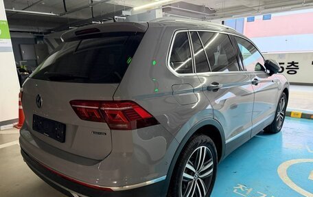 Volkswagen Tiguan II, 2021 год, 2 900 888 рублей, 3 фотография