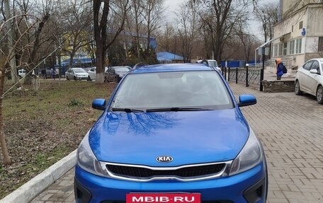 KIA Rio IV, 2018 год, 900 000 рублей, 2 фотография