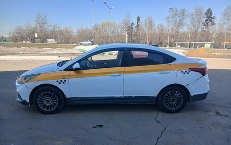 Hyundai Solaris II рестайлинг, 2018 год, 600 000 рублей, 3 фотография