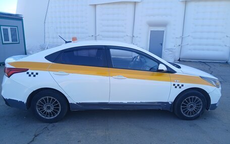 Hyundai Solaris II рестайлинг, 2018 год, 600 000 рублей, 7 фотография