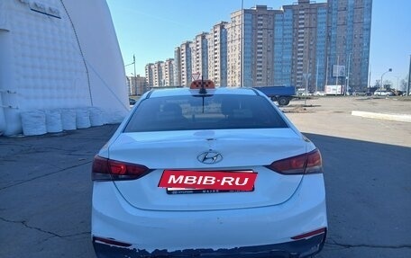 Hyundai Solaris II рестайлинг, 2018 год, 600 000 рублей, 5 фотография