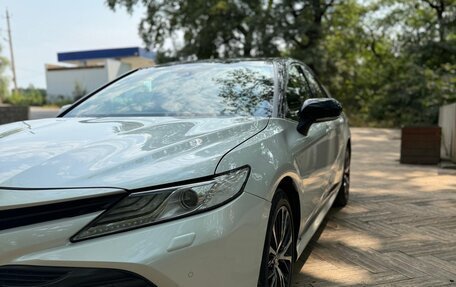 Toyota Camry, 2020 год, 2 650 000 рублей, 2 фотография