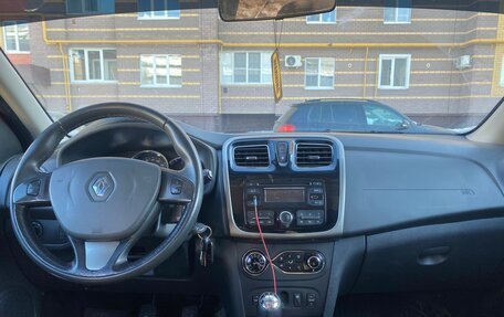 Renault Sandero II рестайлинг, 2015 год, 700 000 рублей, 3 фотография