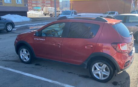 Renault Sandero II рестайлинг, 2015 год, 700 000 рублей, 13 фотография