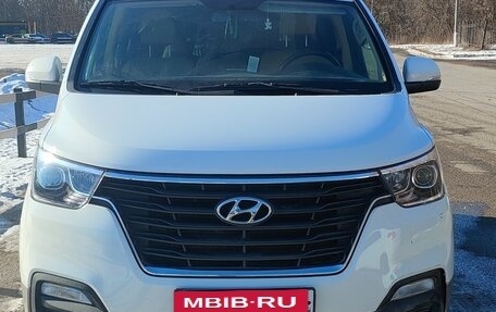 Hyundai H-1 II рестайлинг, 2020 год, 3 800 000 рублей, 2 фотография