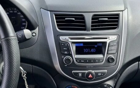 Hyundai Solaris II рестайлинг, 2015 год, 750 000 рублей, 8 фотография