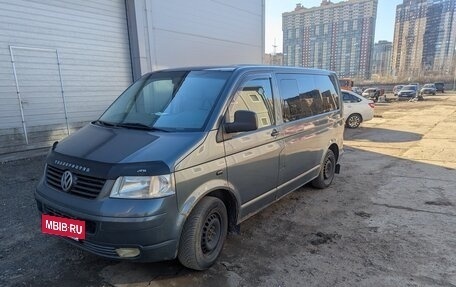 Volkswagen Transporter T5 рестайлинг, 2006 год, 1 000 000 рублей, 4 фотография
