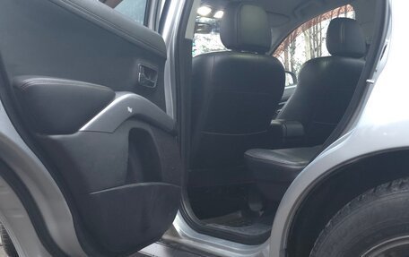 Mitsubishi Outlander III рестайлинг 3, 2010 год, 1 350 000 рублей, 7 фотография