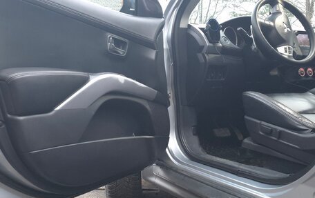 Mitsubishi Outlander III рестайлинг 3, 2010 год, 1 350 000 рублей, 6 фотография