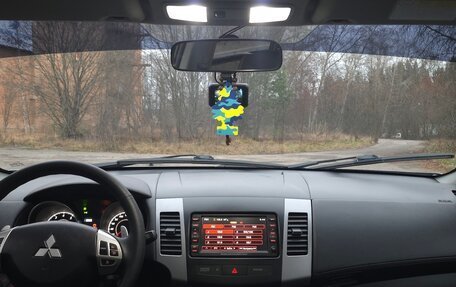 Mitsubishi Outlander III рестайлинг 3, 2010 год, 1 350 000 рублей, 10 фотография