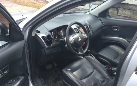 Mitsubishi Outlander III рестайлинг 3, 2010 год, 1 350 000 рублей, 12 фотография