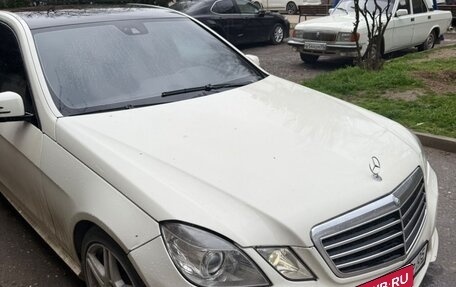 Mercedes-Benz E-Класс, 2011 год, 4 фотография
