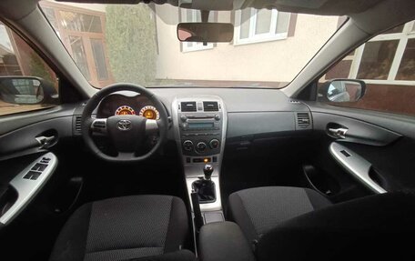 Toyota Corolla, 2011 год, 910 000 рублей, 6 фотография