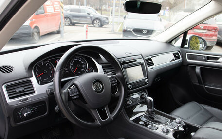 Volkswagen Touareg III, 2016 год, 3 138 000 рублей, 11 фотография