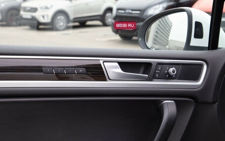 Volkswagen Touareg III, 2016 год, 3 138 000 рублей, 21 фотография