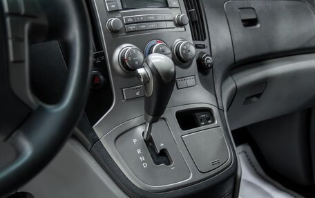 Hyundai Grand Starex Grand Starex I рестайлинг 2, 2012 год, 1 350 000 рублей, 12 фотография