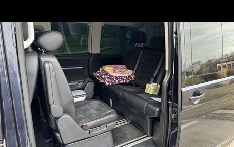 Volkswagen Multivan T6 рестайлинг, 2019 год, 4 900 000 рублей, 5 фотография