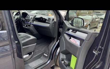 Volkswagen Multivan T6 рестайлинг, 2019 год, 4 900 000 рублей, 7 фотография