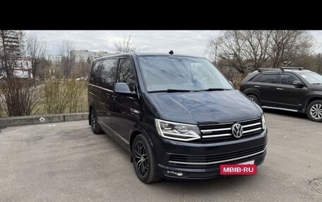 Volkswagen Multivan T6 рестайлинг, 2019 год, 4 900 000 рублей, 8 фотография