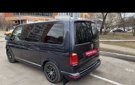 Volkswagen Multivan T6 рестайлинг, 2019 год, 4 900 000 рублей, 3 фотография