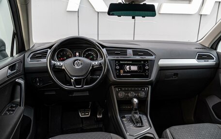 Volkswagen Tiguan II, 2020 год, 2 525 000 рублей, 6 фотография