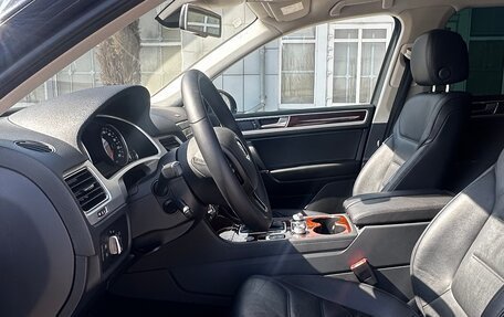 Volkswagen Touareg III, 2015 год, 3 090 000 рублей, 12 фотография