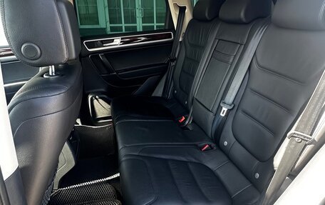 Volkswagen Touareg III, 2015 год, 3 090 000 рублей, 20 фотография