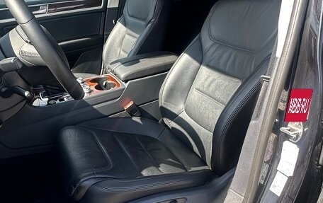 Volkswagen Touareg III, 2015 год, 3 090 000 рублей, 13 фотография