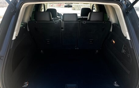 Volkswagen Touareg III, 2015 год, 3 090 000 рублей, 22 фотография