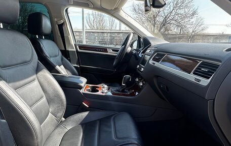 Volkswagen Touareg III, 2015 год, 3 090 000 рублей, 29 фотография