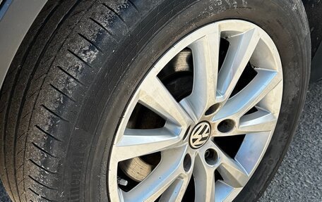 Volkswagen Touareg III, 2015 год, 3 090 000 рублей, 34 фотография